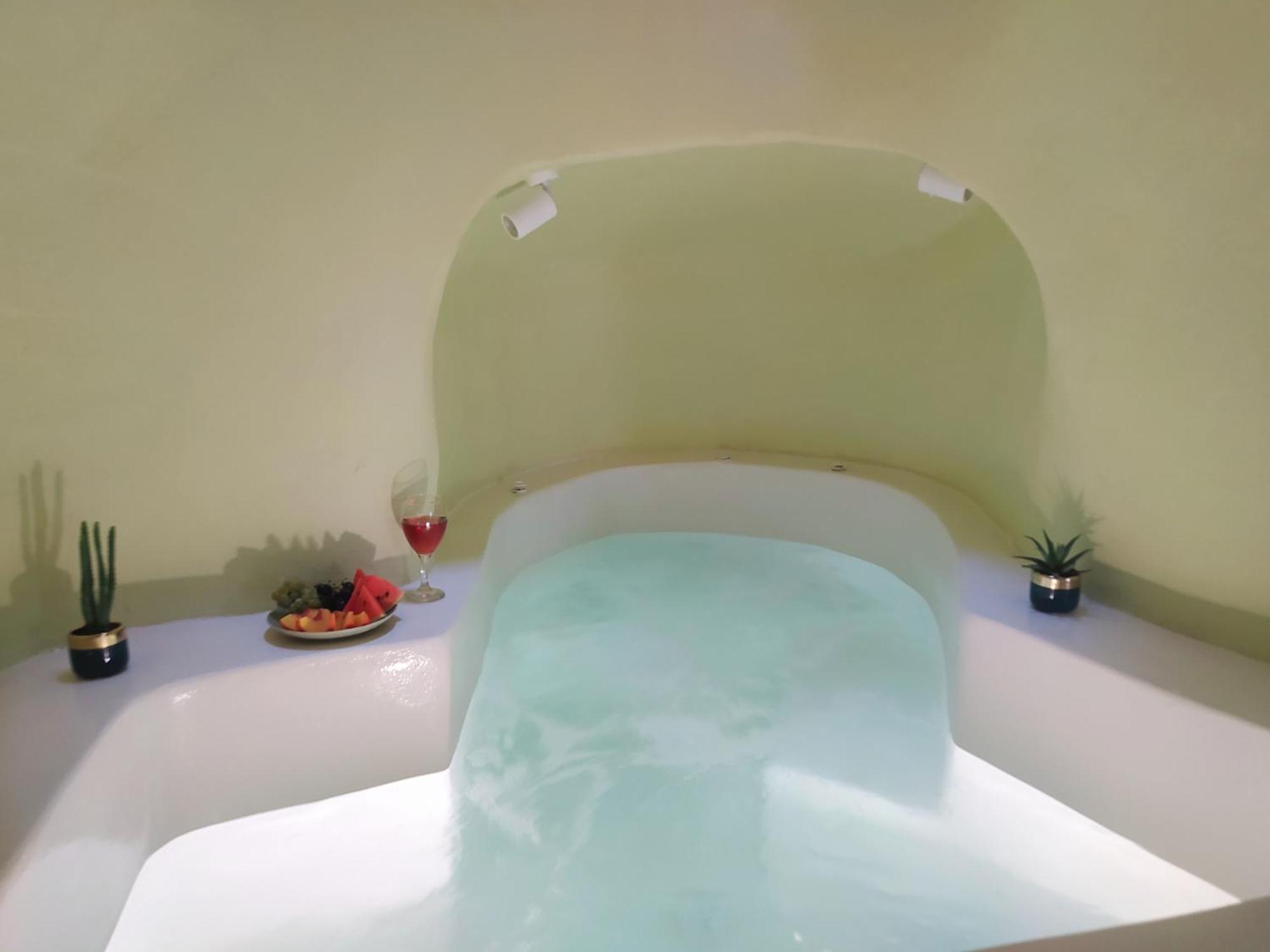 Santorini Oasis- Cave House Villa Fira  Eksteriør billede