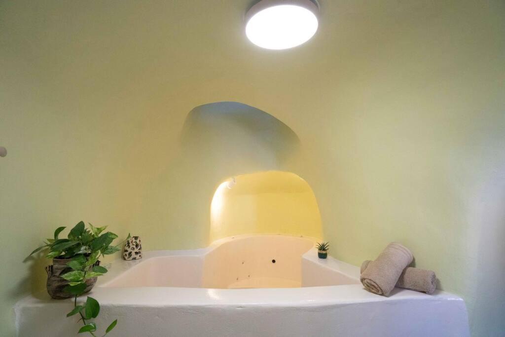 Santorini Oasis- Cave House Villa Fira  Eksteriør billede